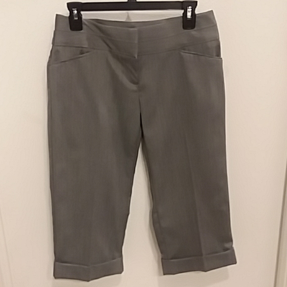 Capri pants - Picture 1 of 8